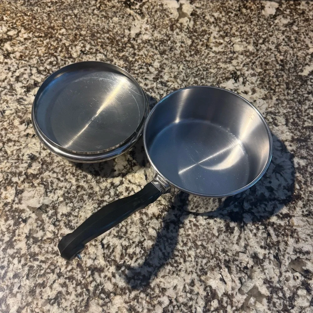 FARBERWARE 1Qt Stainless Steel Saucepan w Lid Stainless Pot Made in USA Vintage